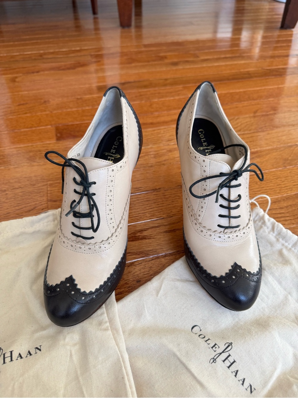 Cole Haan with Nike Air Women's Two-Tone Lace-Up Oxford Boots - Cream & Black